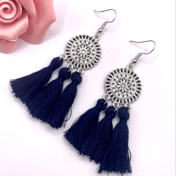 New BOHO Silver with Blue Tassel Earrings - Picture 1 of 4